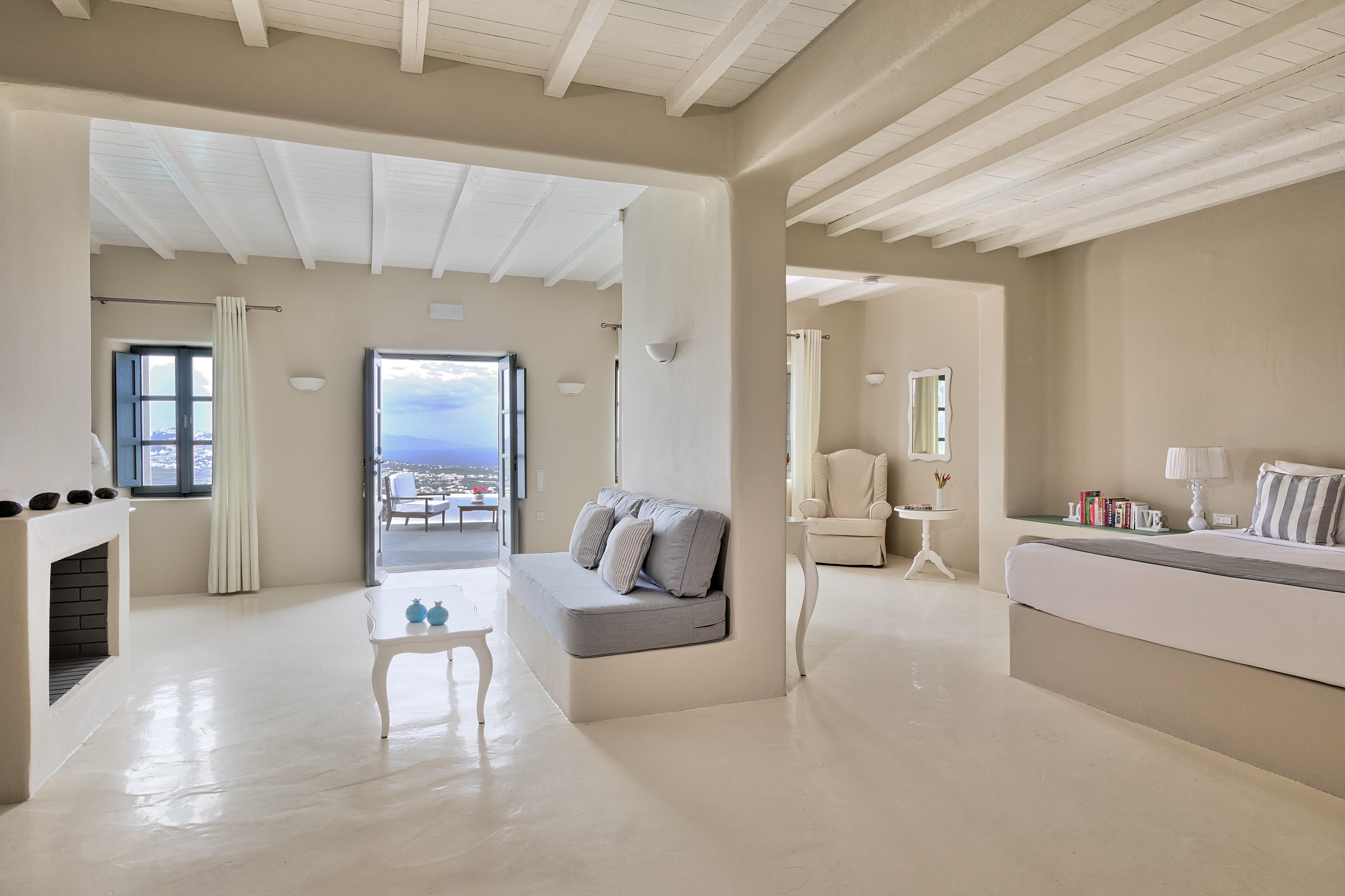 Carpe Diem Santorini Pyrgos Kallistis